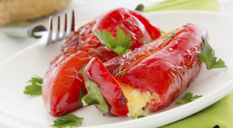 Hot and healthy cheese-stuffed peppers