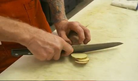 Make sure you know how to handle a knife to avoid accidents and injuries in the kitchen.
