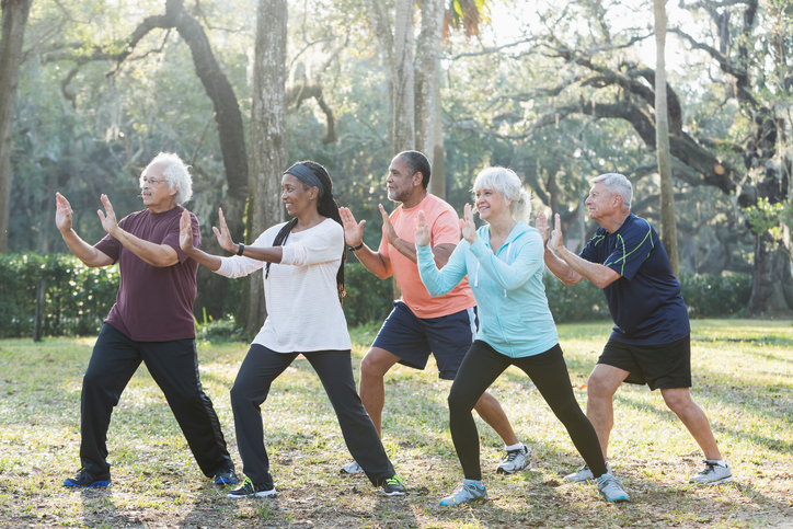 10 Full-Body Health Benefits of Tai Chi, According to Science